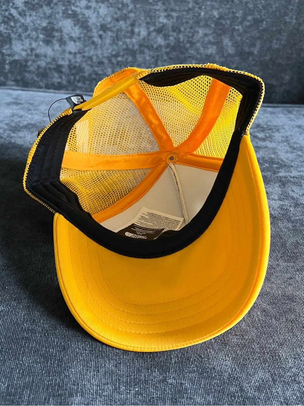 NWT The North Face Kids Trucker Hat Size Small (2T-3T)